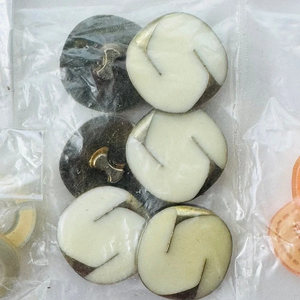 Vintage Mixed Sewing Button Lot Assorted Color Shapes Lucite Metal Resin 10 Bags